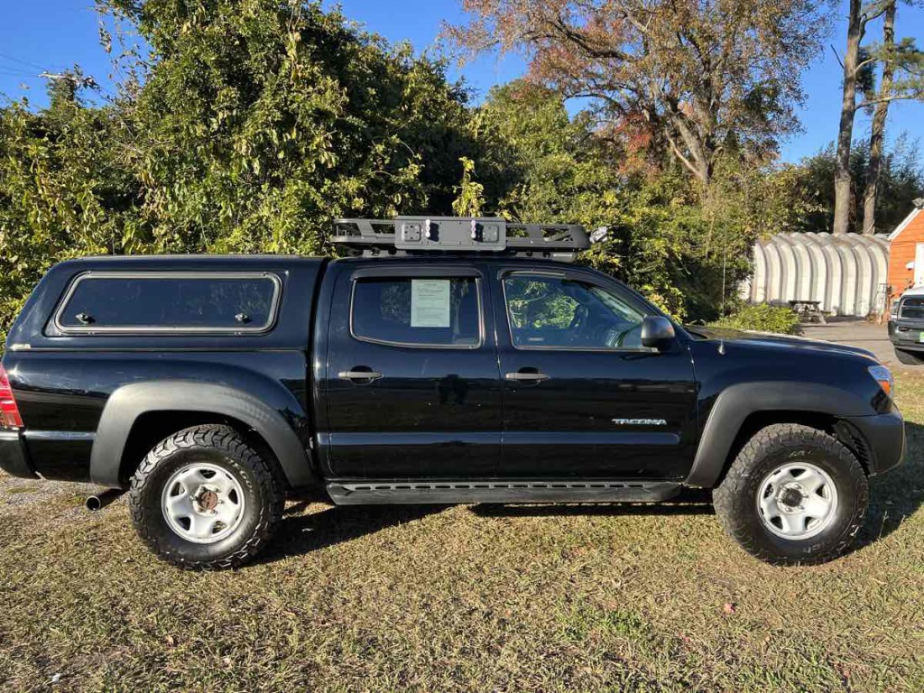 2015 Toyota Tacoma Image 12