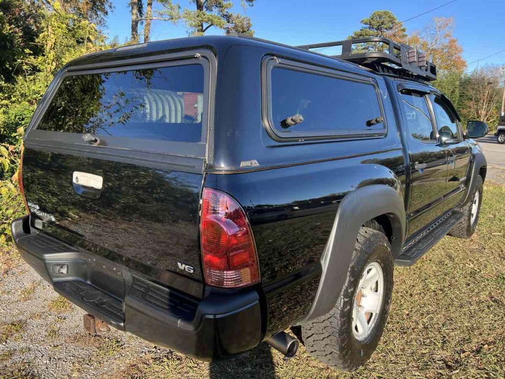 2015 Toyota Tacoma Image 14