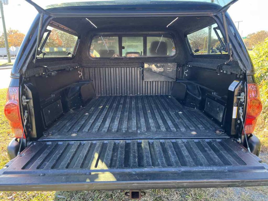 2015 Toyota Tacoma Image 15