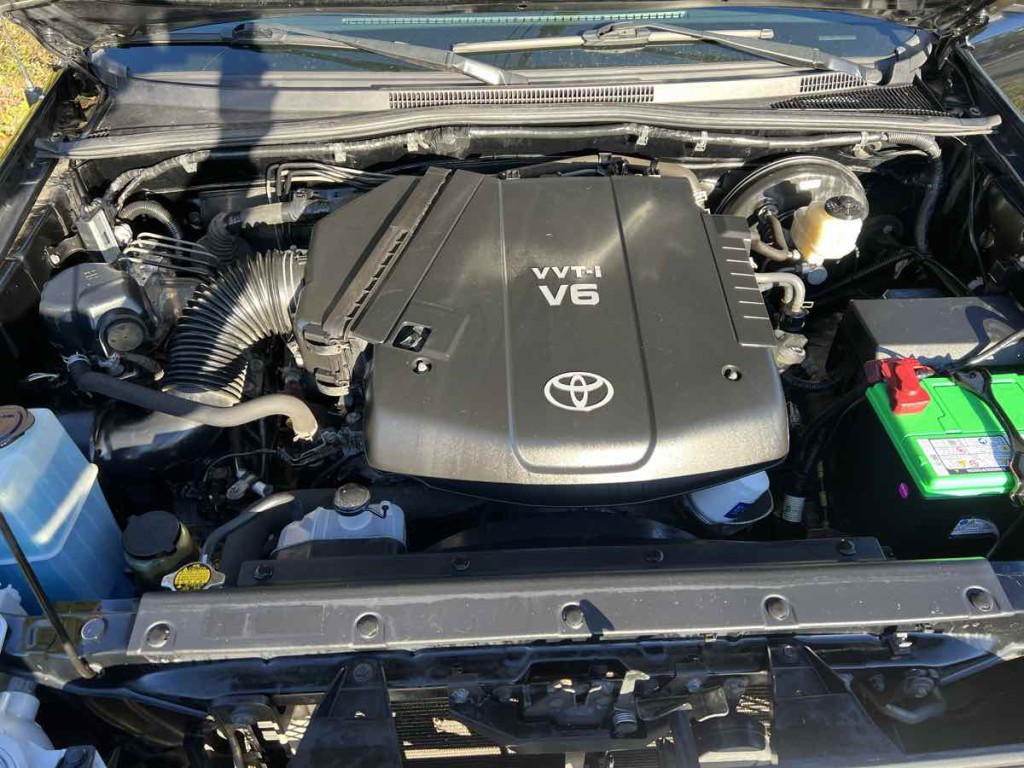 2015 Toyota Tacoma Image 17