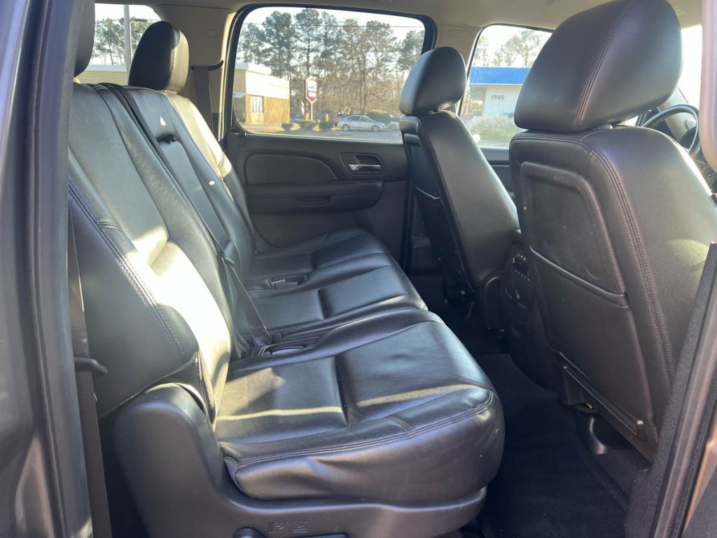 2013 Chevrolet Suburban Image 13
