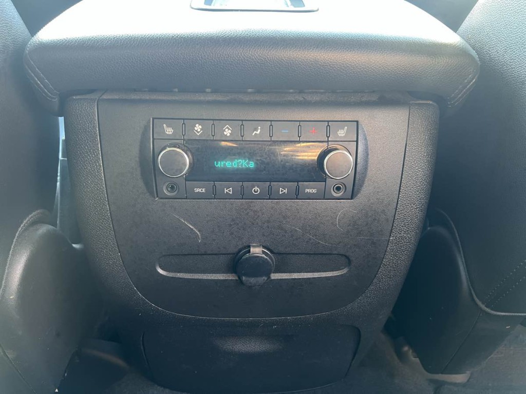 2013 Chevrolet Suburban Image 14