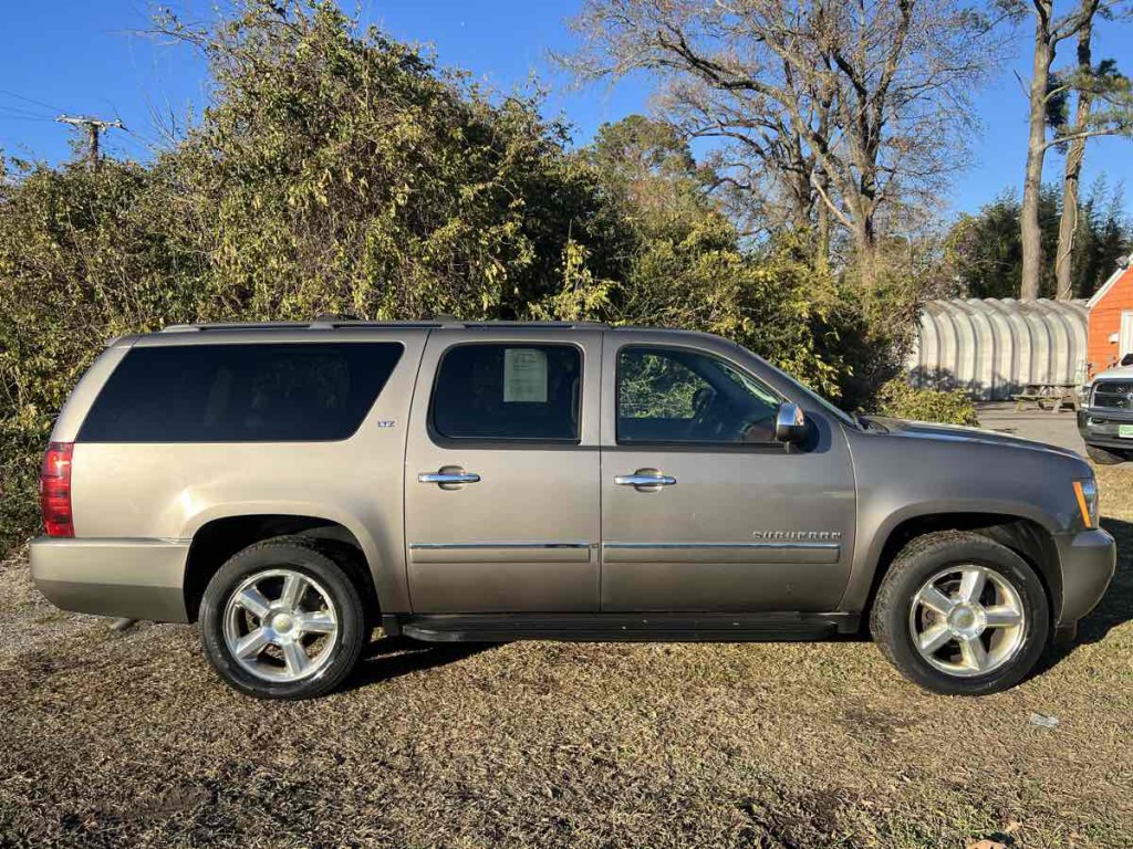 2013 Chevrolet Suburban Image 15