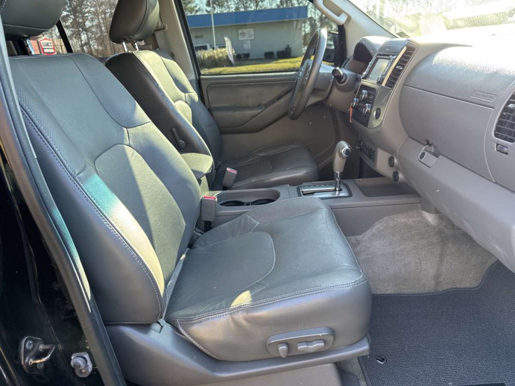 2014 Nissan Frontier Image 11