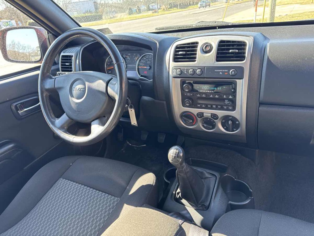 2011 GMC Canyon Image 2