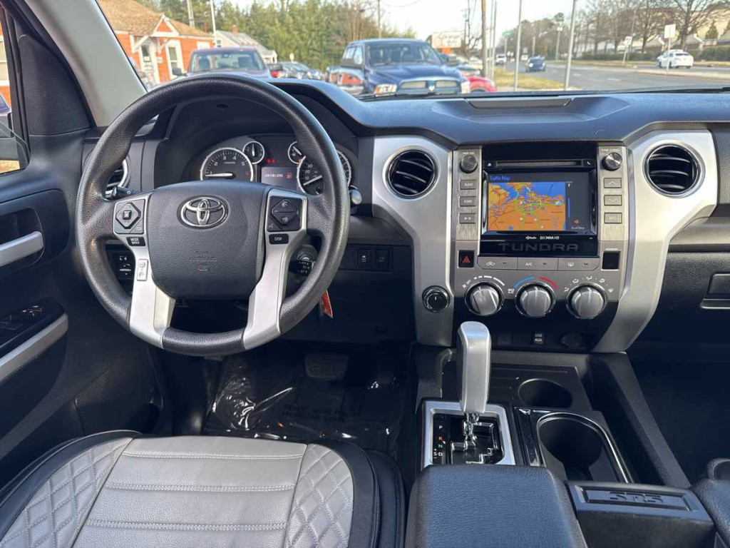 2014 Toyota Tundra Image 2