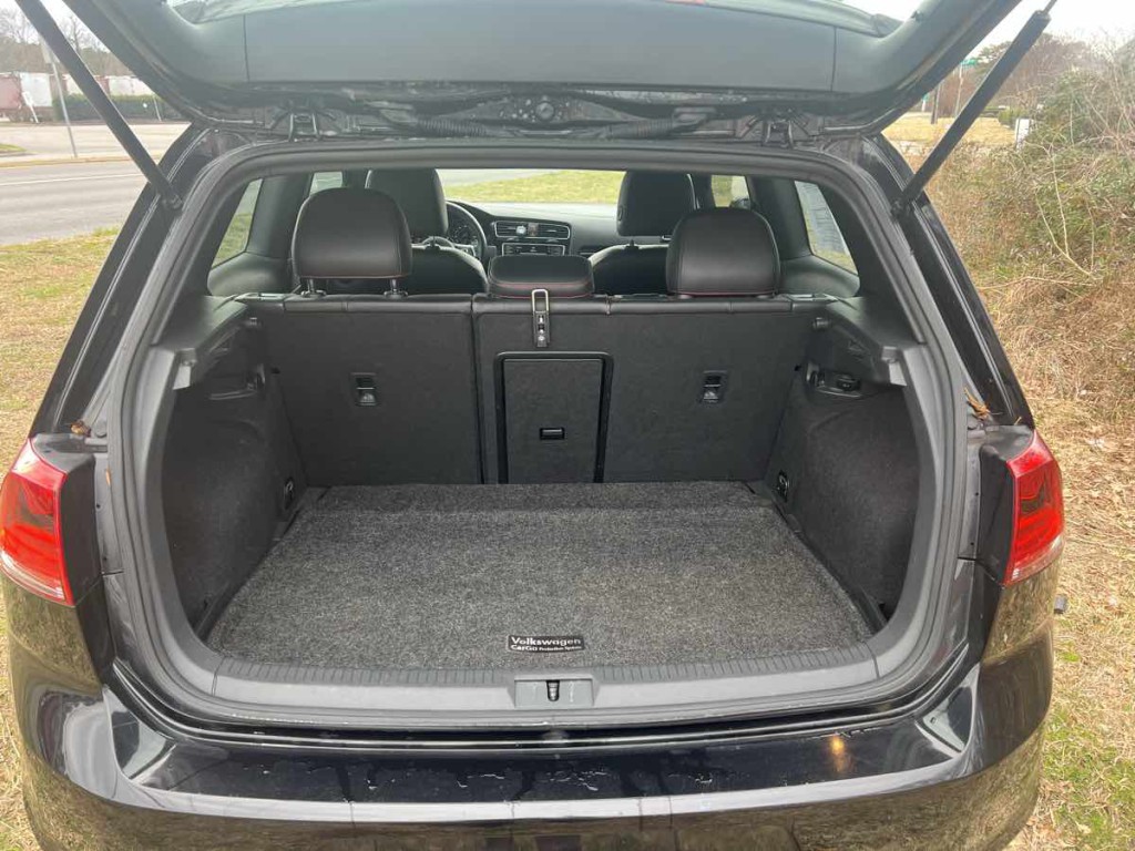 2016 Volkswagen GTI Image 16