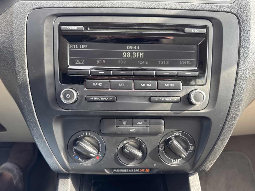 2014 Volkswagen Jetta Image 4