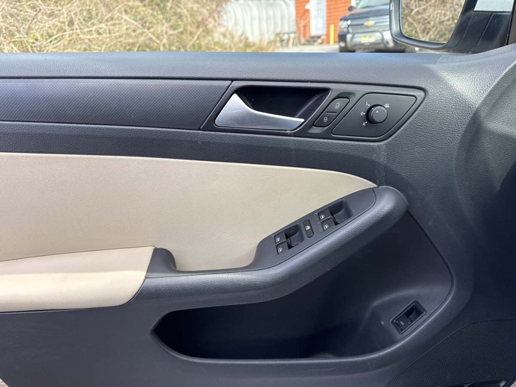 2014 Volkswagen Jetta Image 8