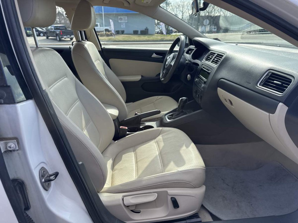 2014 Volkswagen Jetta Image 10