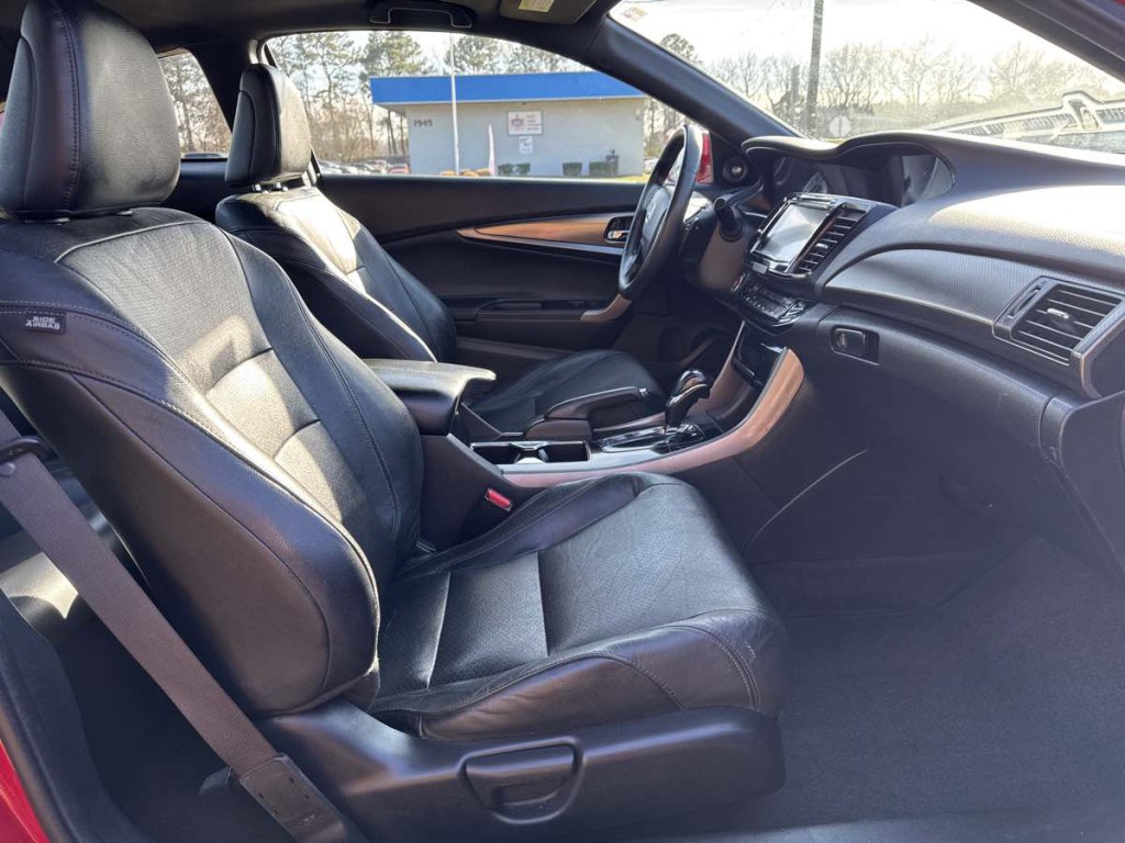 2016 Honda Accord Image 14