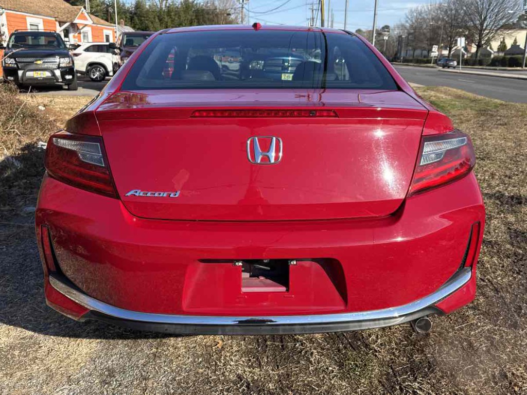 2016 Honda Accord Image 16