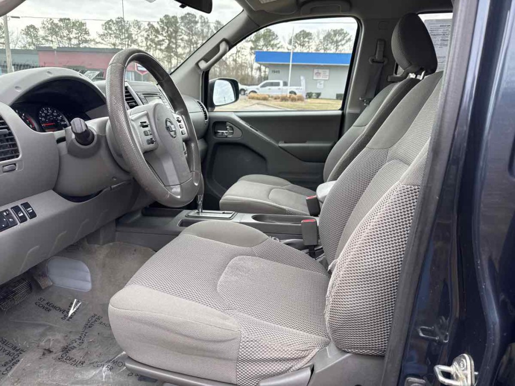 2016 Nissan Frontier Image 8