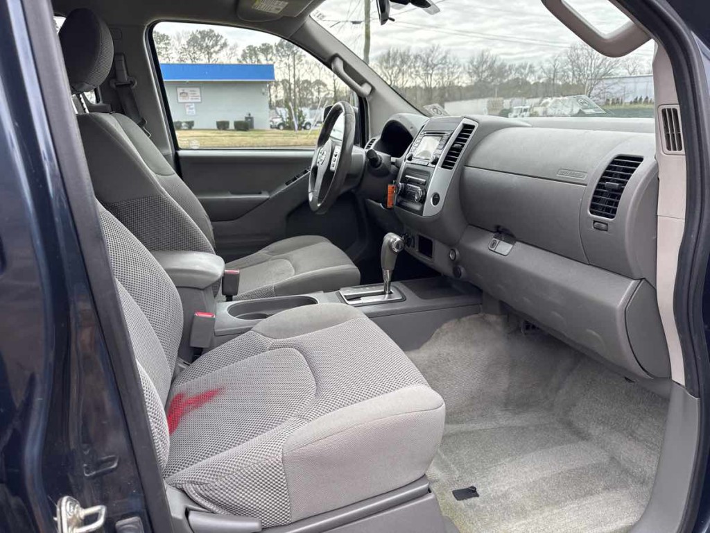 2016 Nissan Frontier Image 10