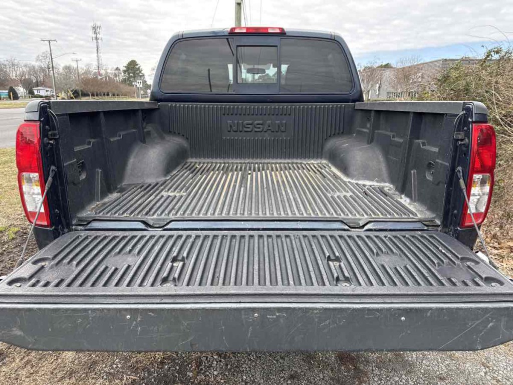 2016 Nissan Frontier Image 14