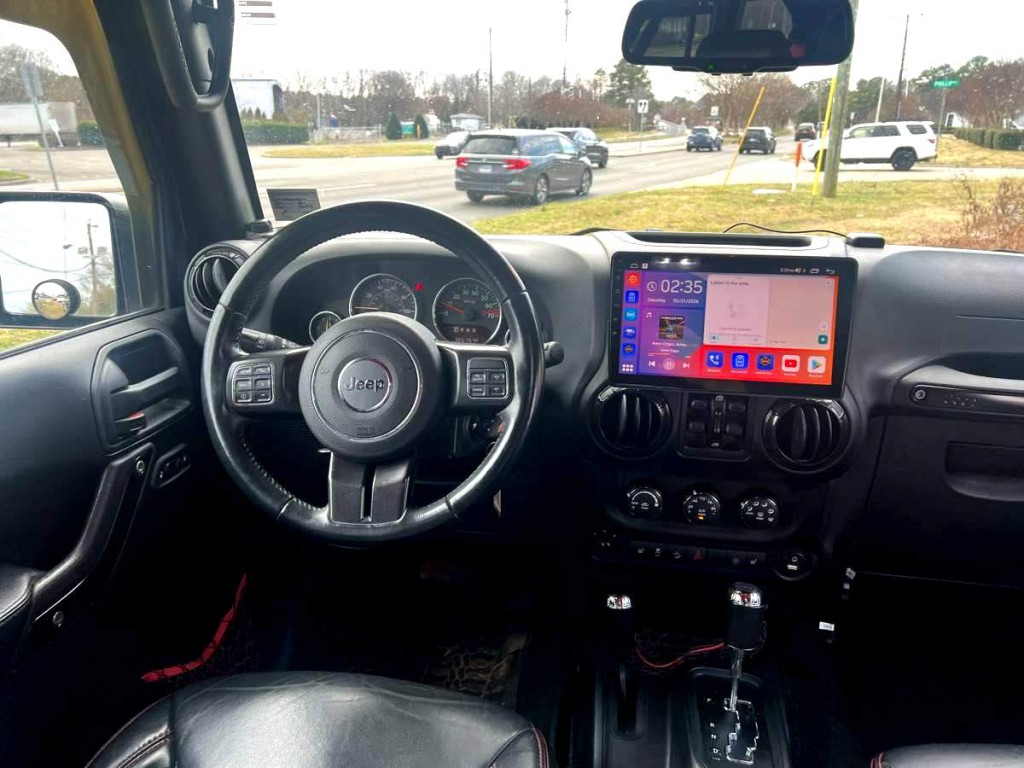 2017 Jeep Wrangler Unlimited Image 2