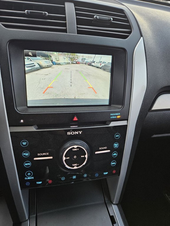 2015 Ford Explorer Image 11