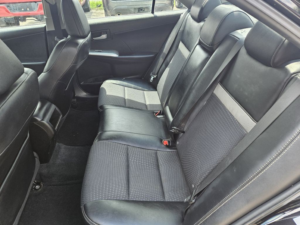 2012 Toyota Camry Image 5