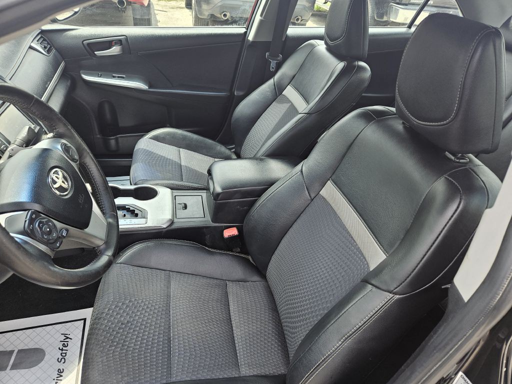 2012 Toyota Camry Image 7