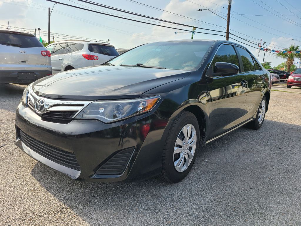 2012 Toyota Camry Image 1