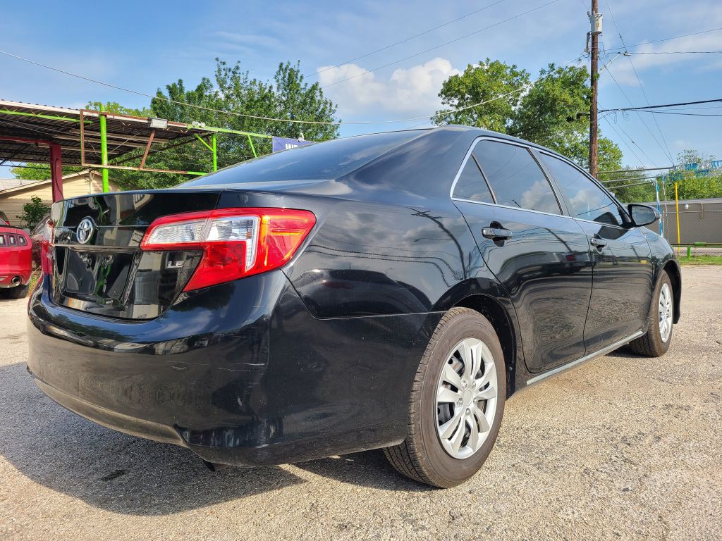 2012 Toyota Camry Image 3