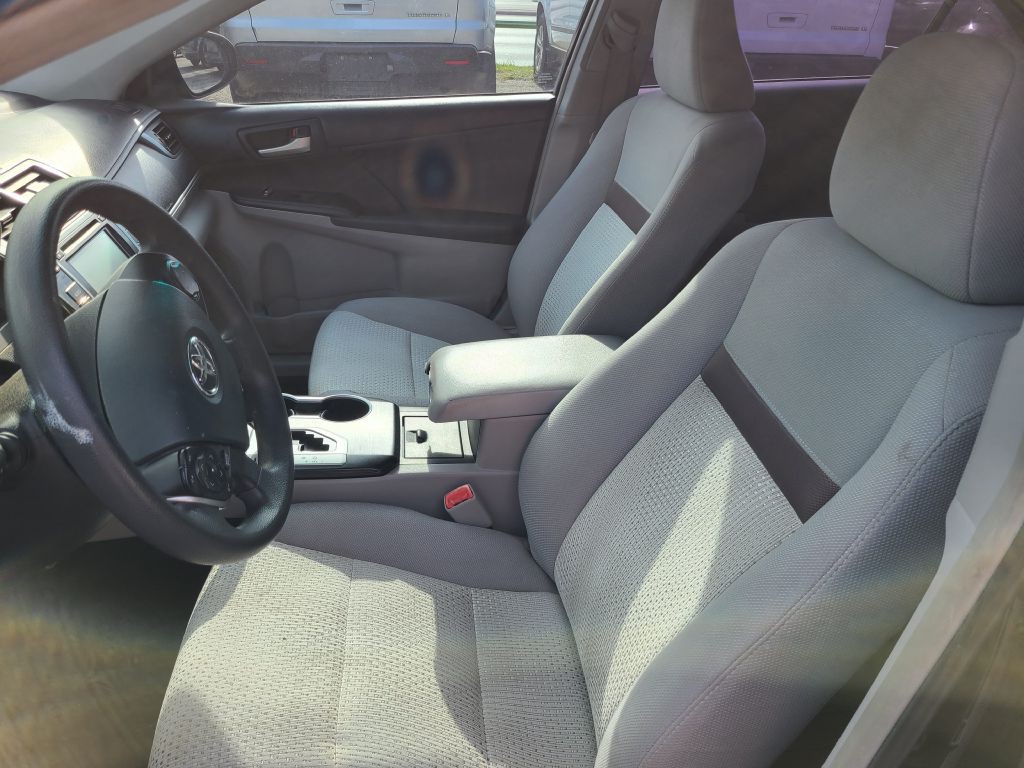 2012 Toyota Camry Image 7