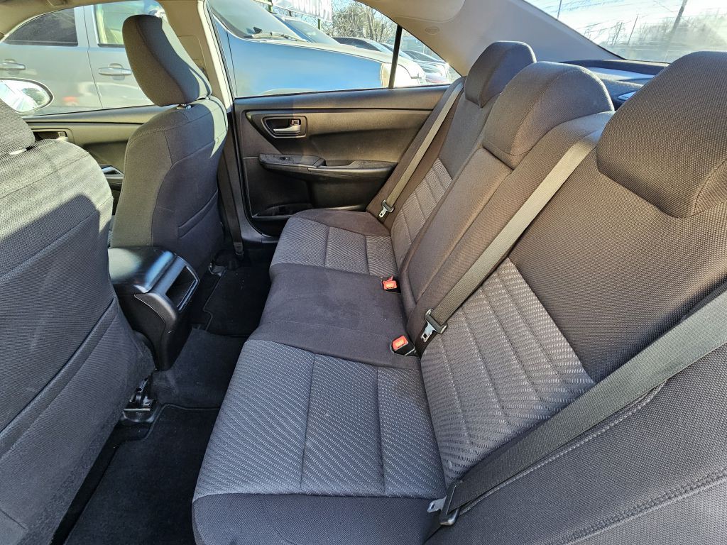 2015 Toyota Camry Image 5