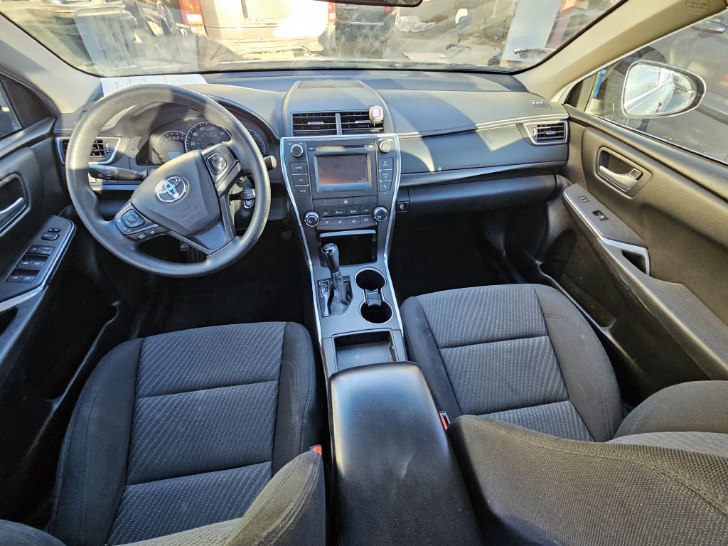 2015 Toyota Camry Image 6