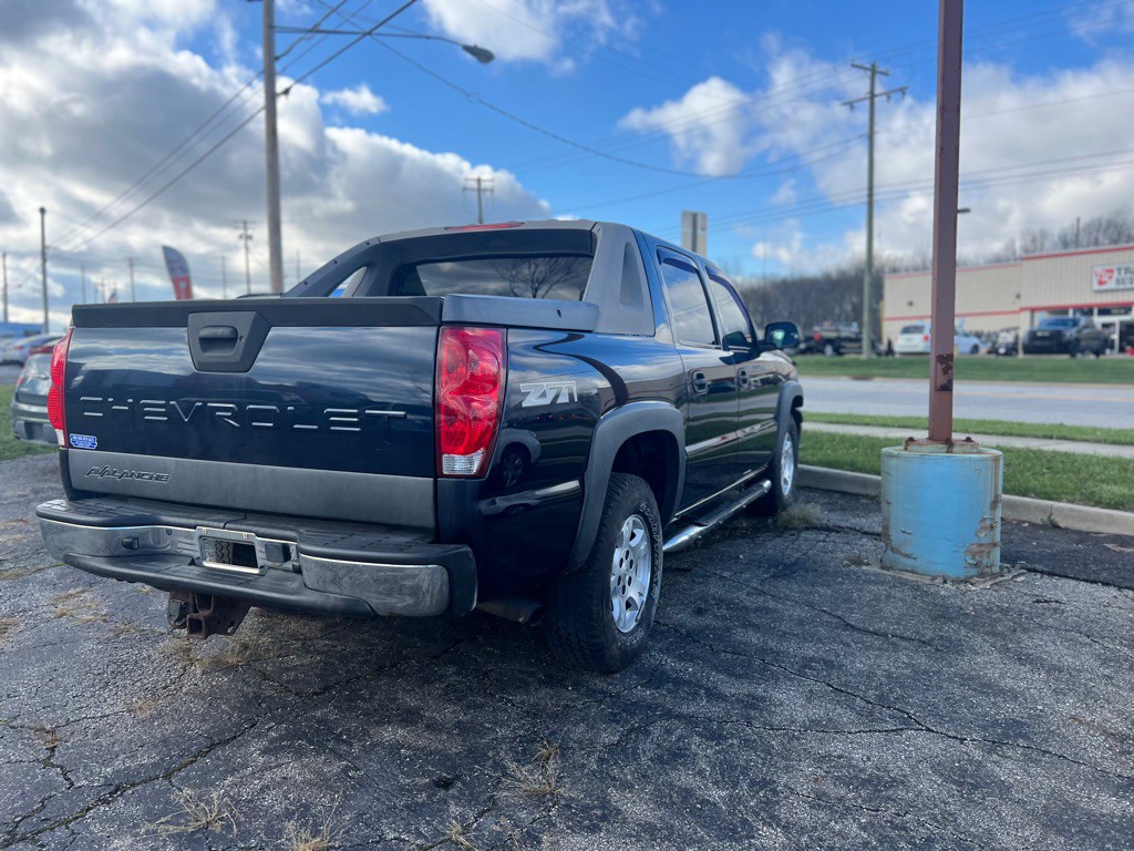 2004 Chevrolet Avalanche Image 6