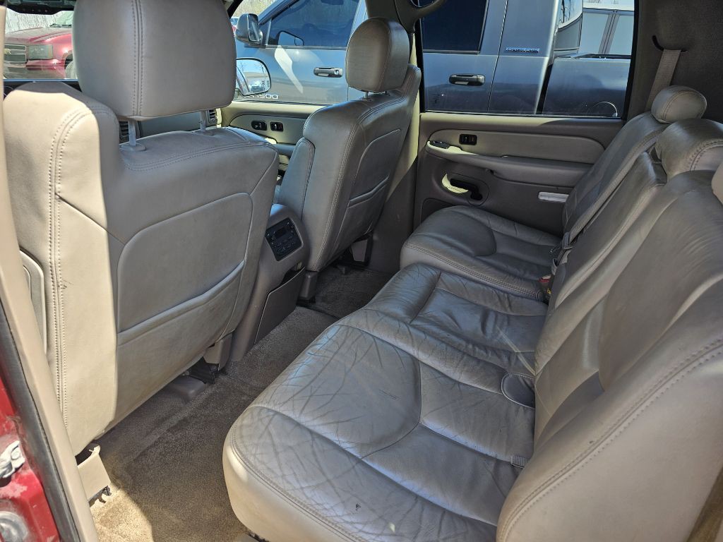 2003 Chevrolet Suburban Image 6