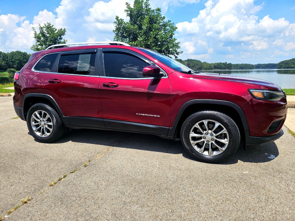 2019 Jeep Cherokee Image 3