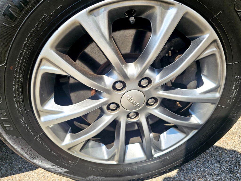 2019 Jeep Cherokee Image 15