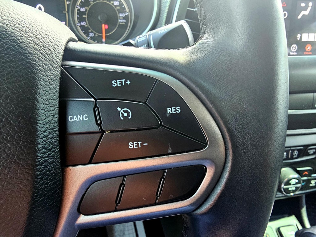 2019 Jeep Cherokee Image 38