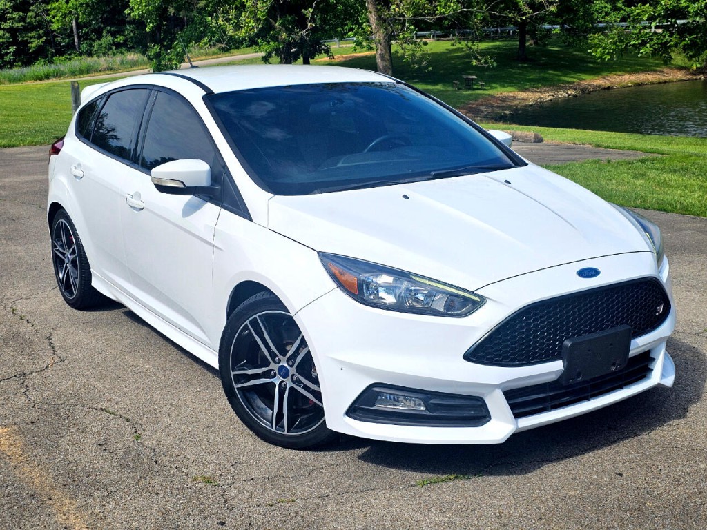 2017 Ford Focus Image 2