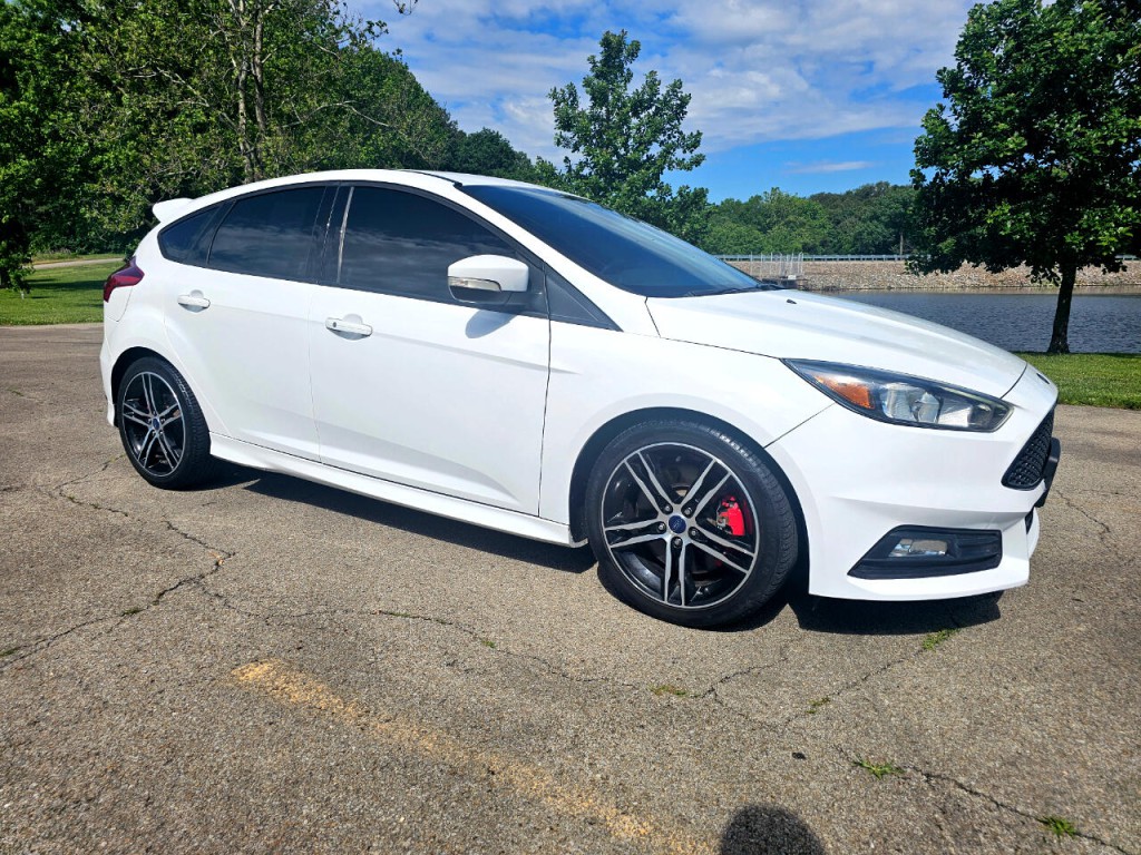 2017 Ford Focus Image 3