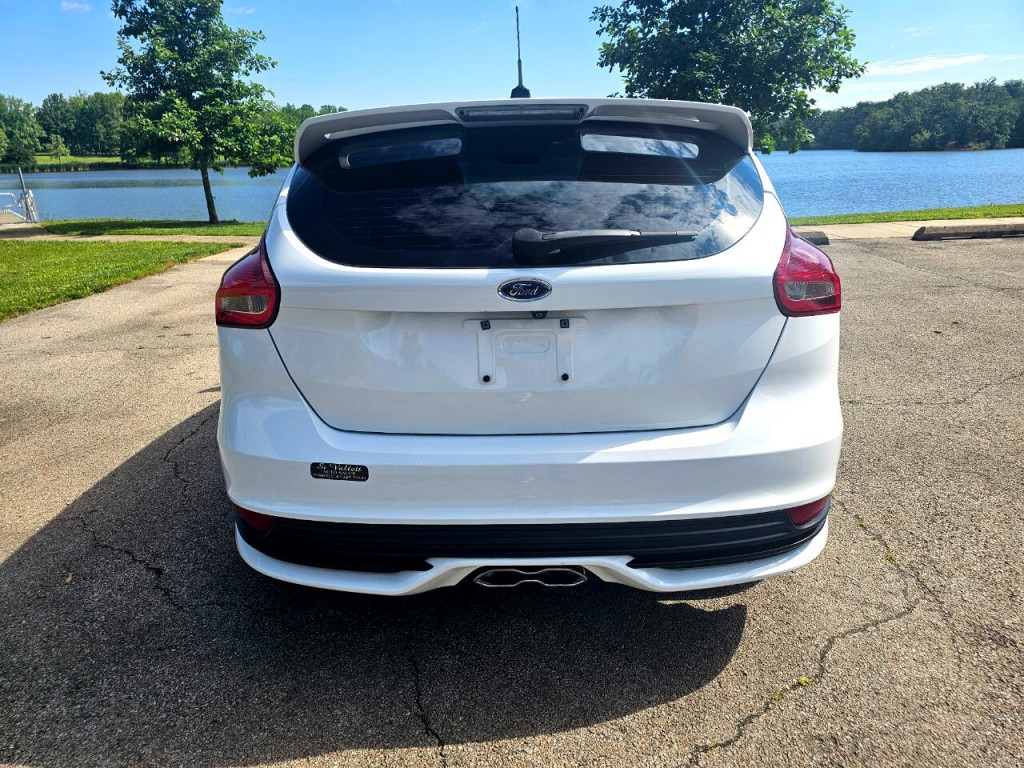 2017 Ford Focus Image 7