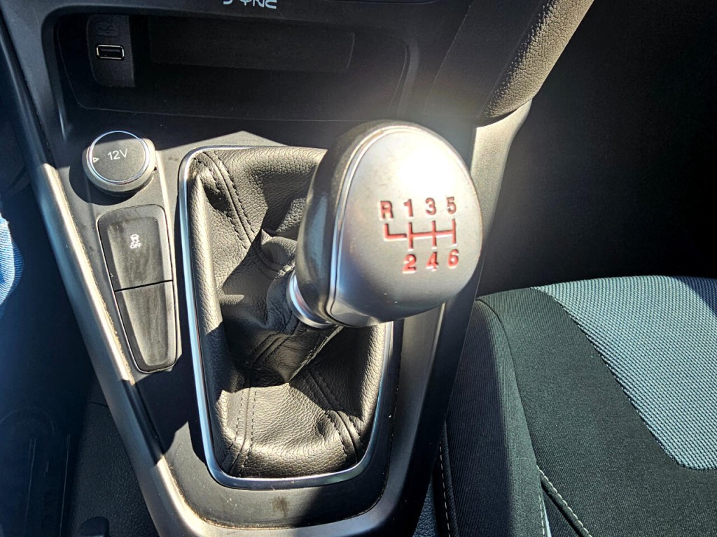 2017 Ford Focus Image 45