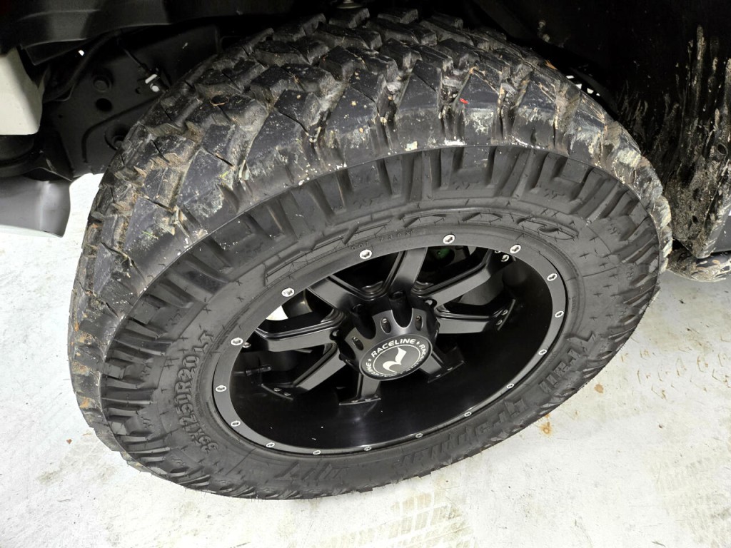 2008 AM General Hummer Image 13