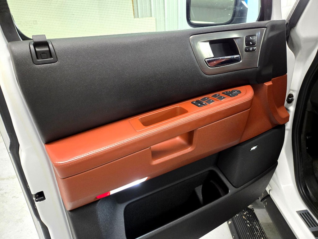 2008 AM General Hummer Image 17