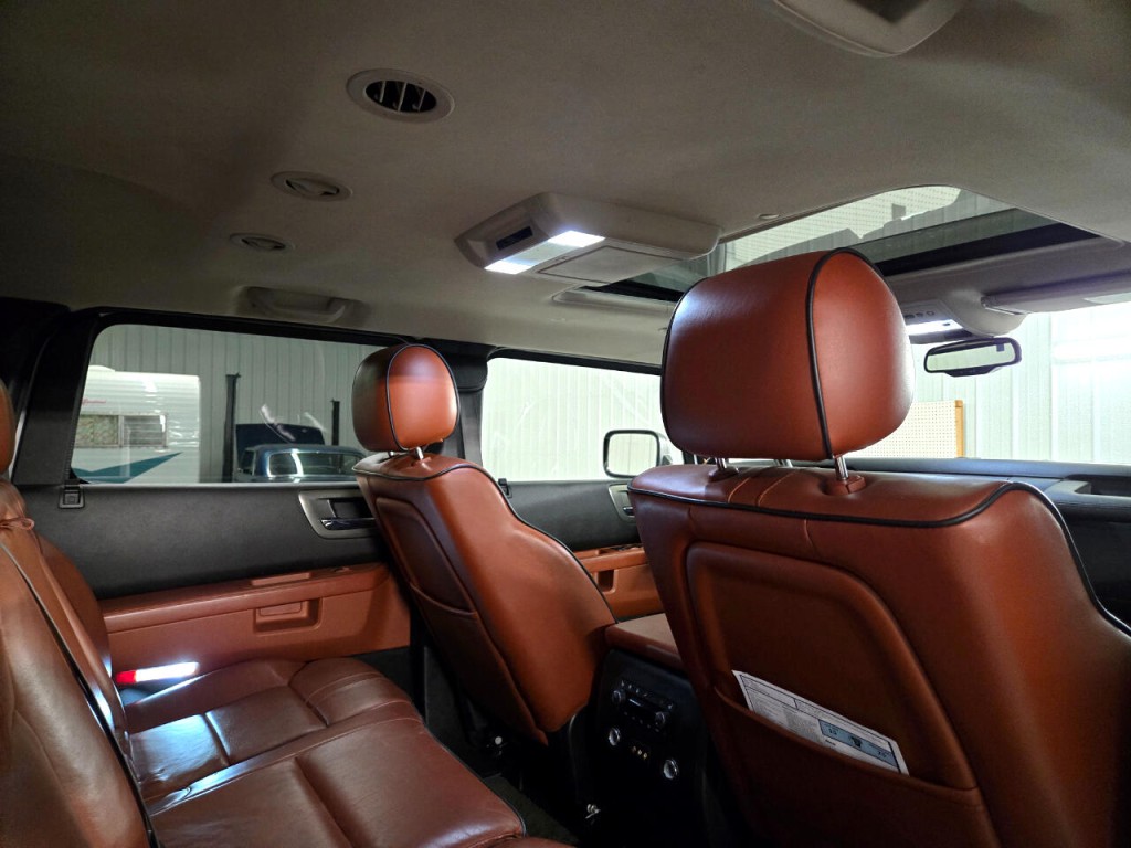 2008 AM General Hummer Image 31