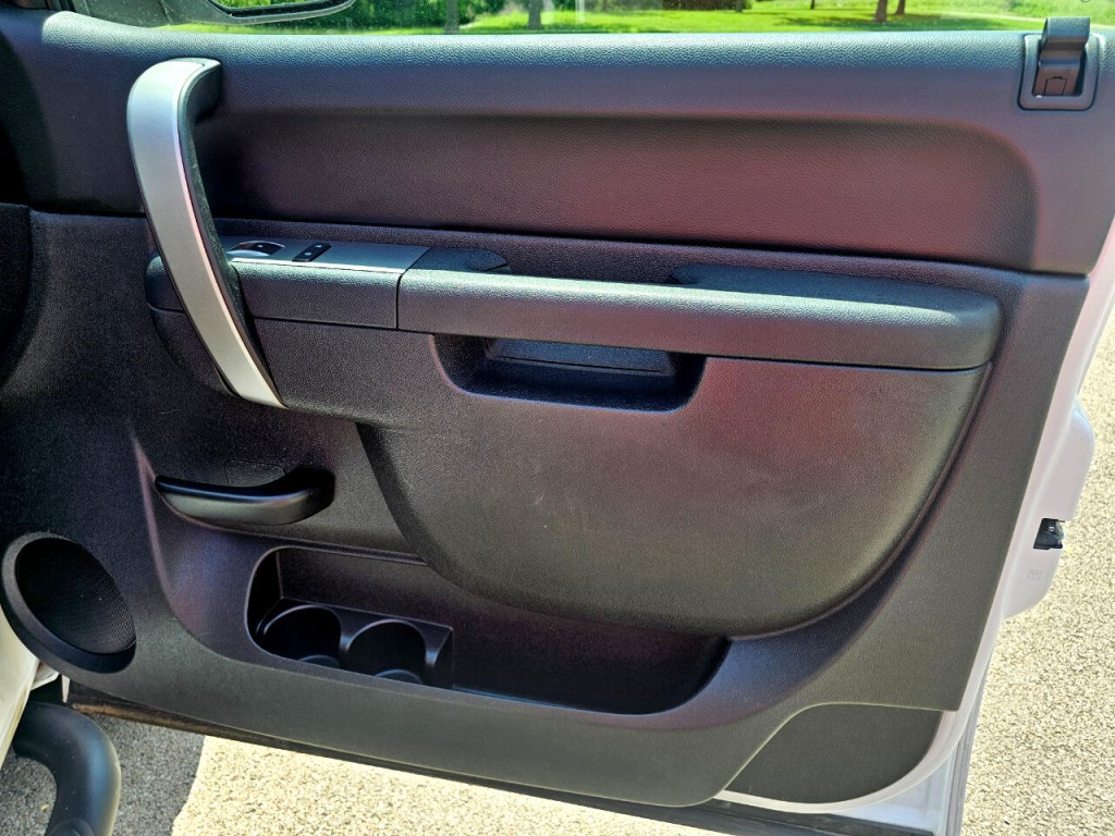 2011 Chevrolet Silverado 1500 Image 18