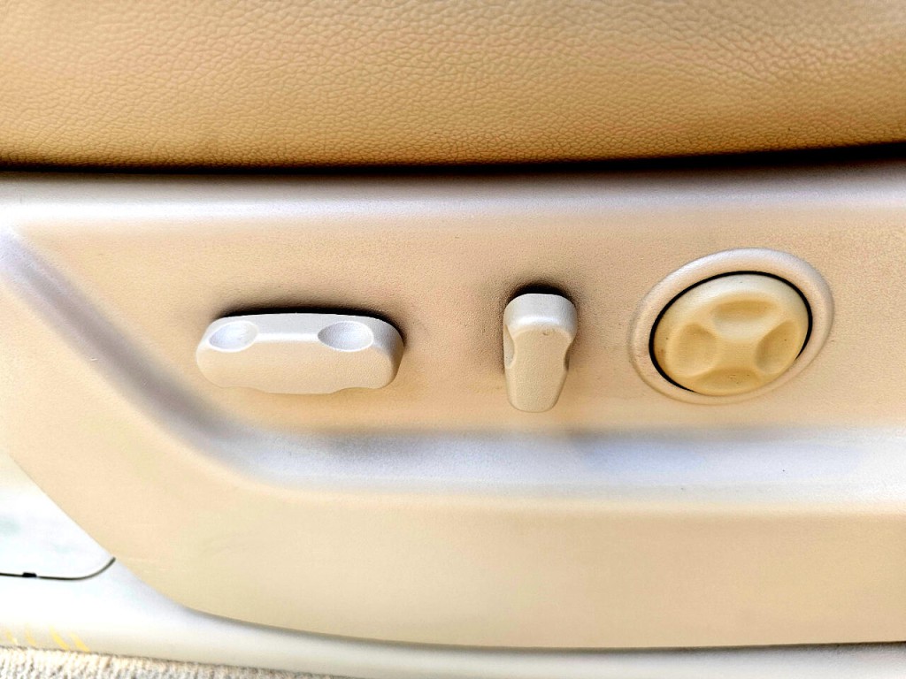 2011 Chevrolet Suburban Image 35