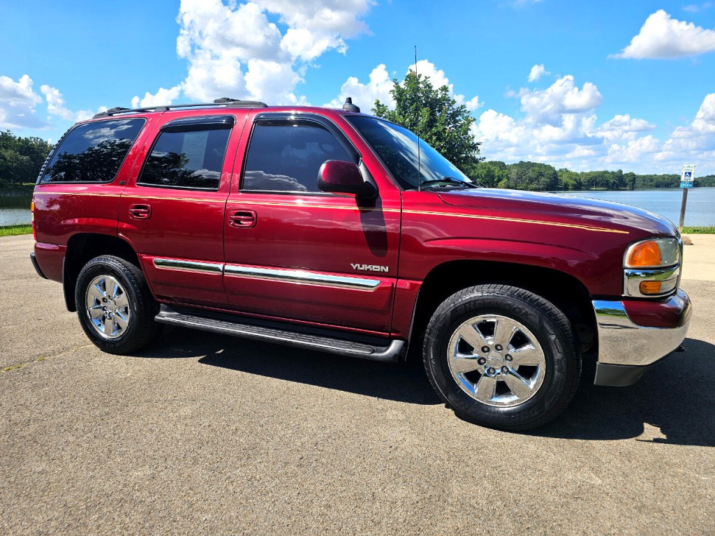 2003 GMC Yukon Image 3