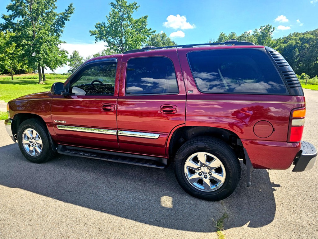 2003 GMC Yukon Image 9