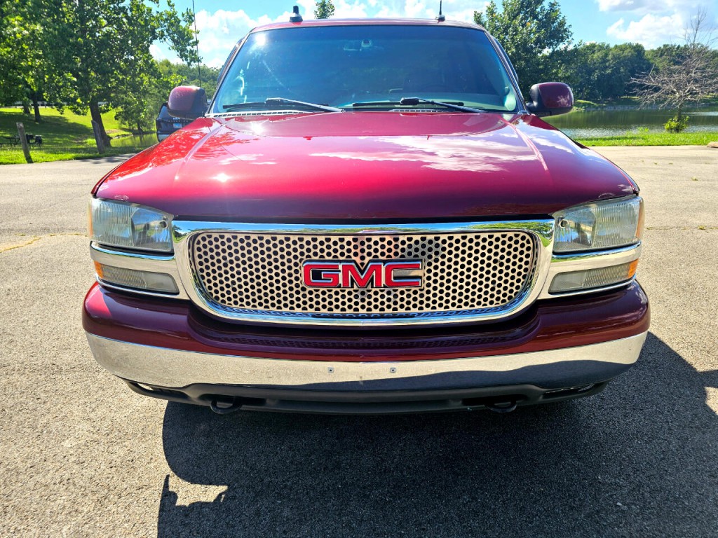 2003 GMC Yukon Image 13