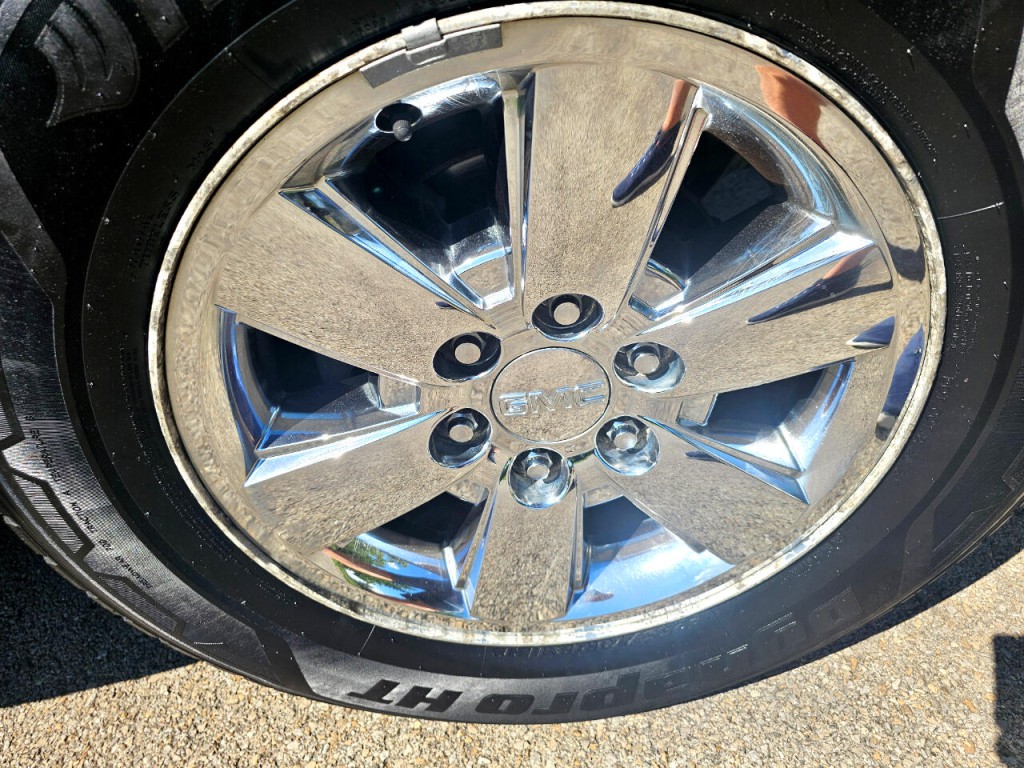 2003 GMC Yukon Image 15