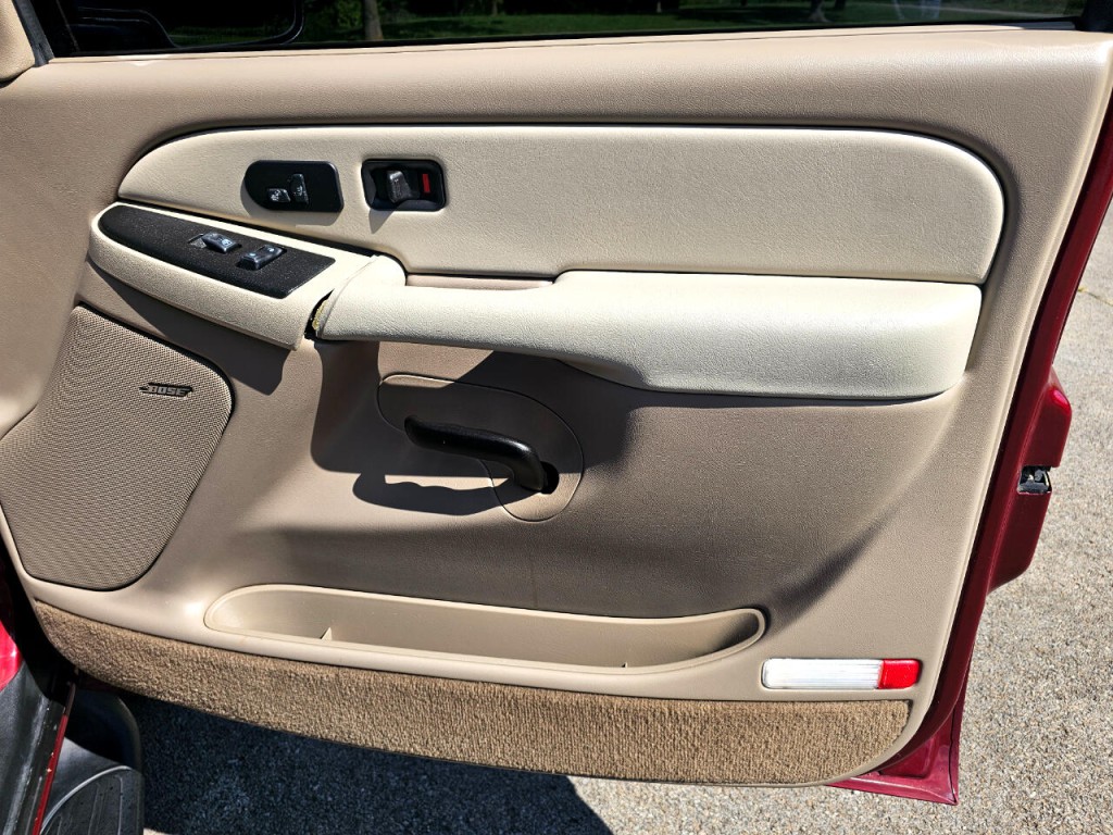 2003 GMC Yukon Image 17
