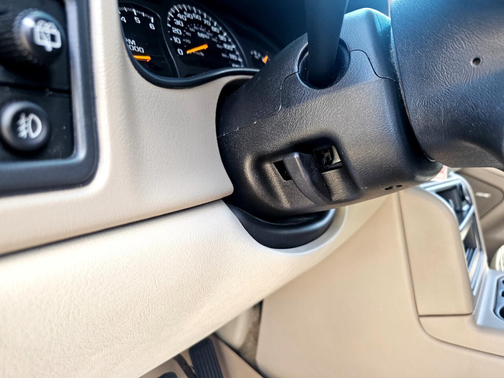 2003 GMC Yukon Image 35