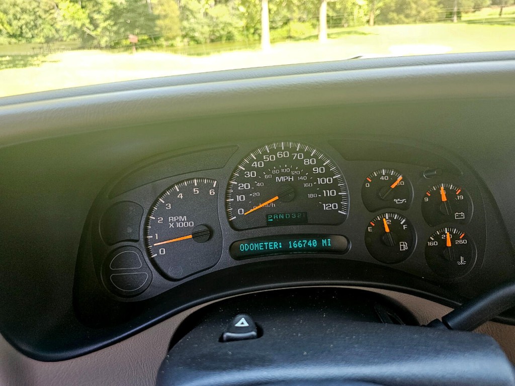 2003 GMC Yukon Image 40