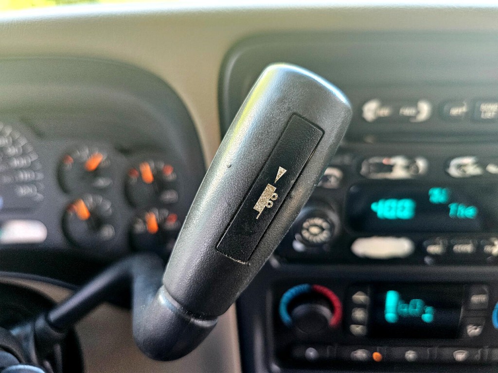 2003 GMC Yukon Image 42